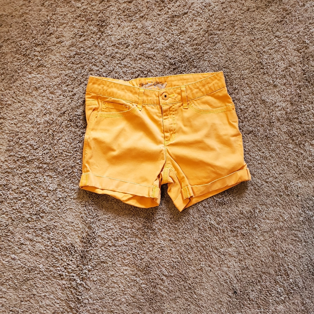 FADED GLORY ORANGE JEAN SHORTS  WOMAN SIZE 6.